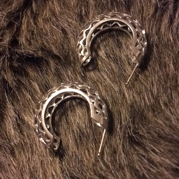 Bright silver tone mesh style hoop pierced earring - Picture 2 of 3
